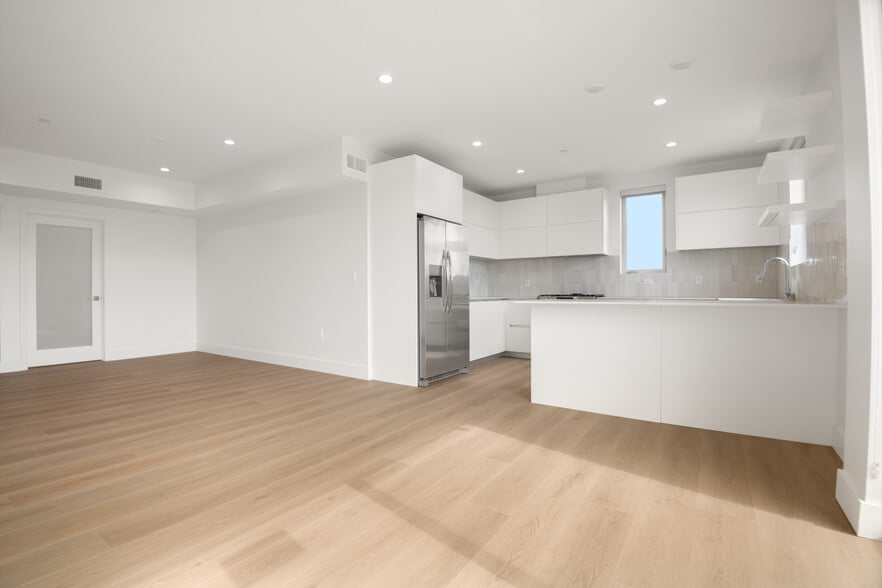 Building Photo - 4418 S Slauson Ave