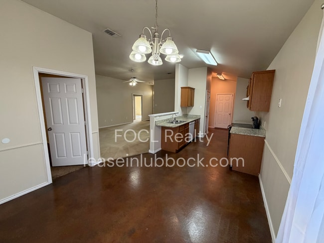 Building Photo - Bright and Welcoming 3/2/2