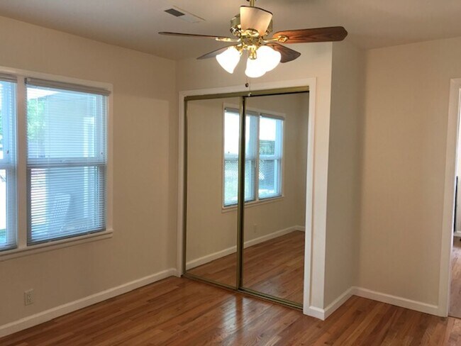 Building Photo - Beautiful updated single level S. Walnut Creek home with large yard