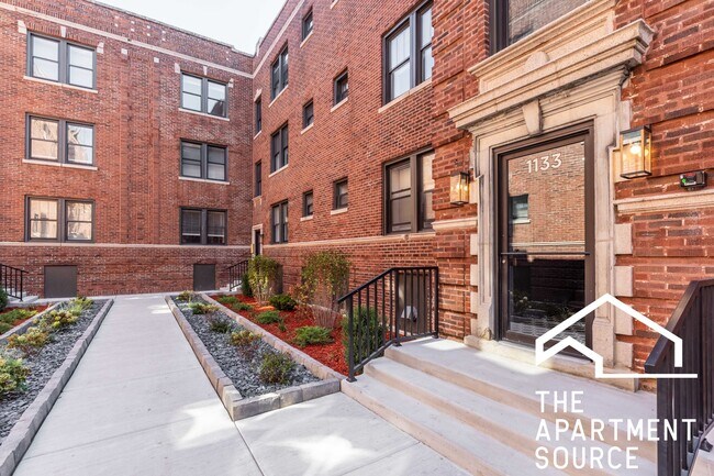 Building Photo - 1137 Oak Ave