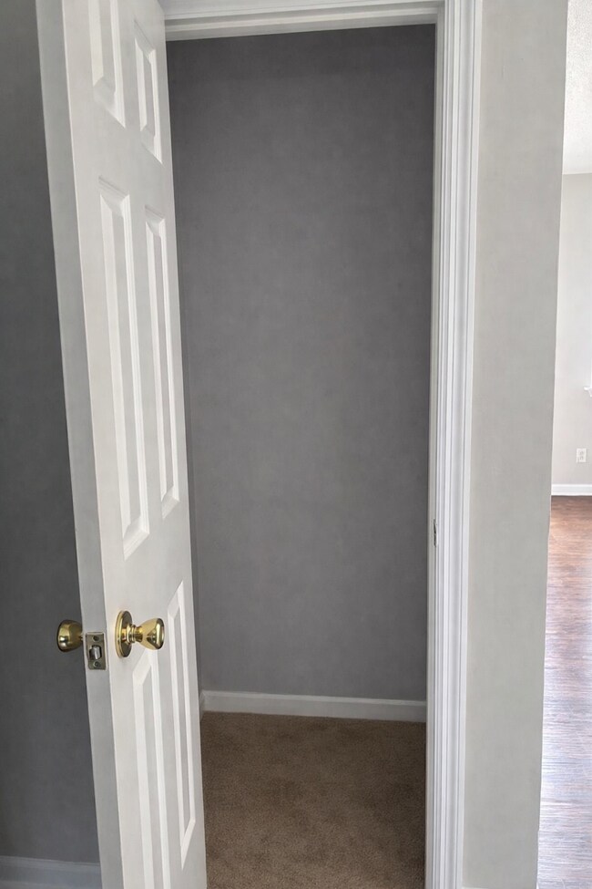 Building Photo - 4386 Thrasher Cir