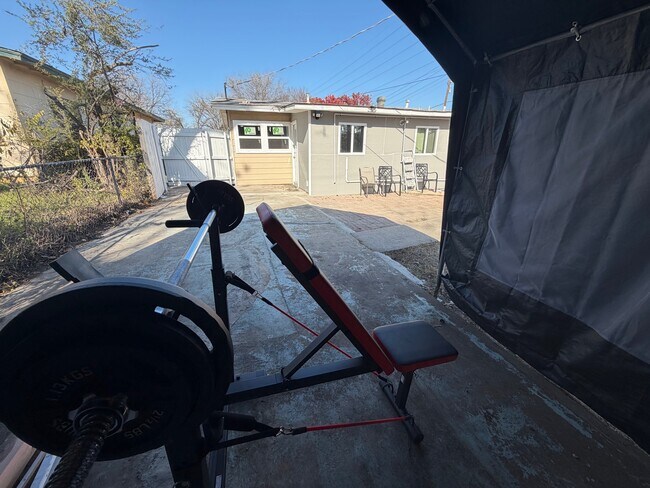 Building Photo - 2136 Ridgeway St