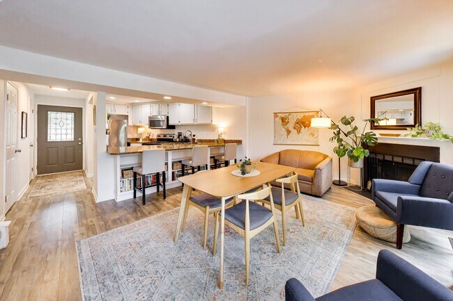 Building Photo - 2bd/2.5ba hideaway in the heart of Reston - incredible location $2750+util.