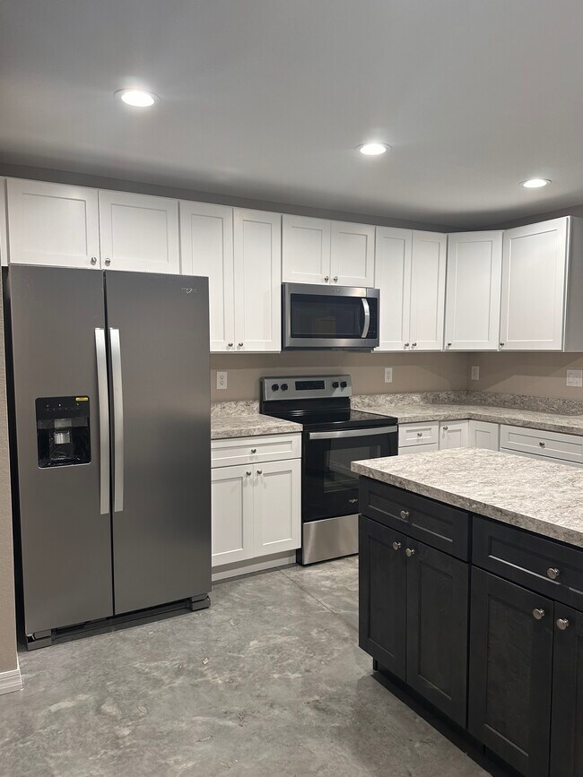 Building Photo - 442 Avenue A NE