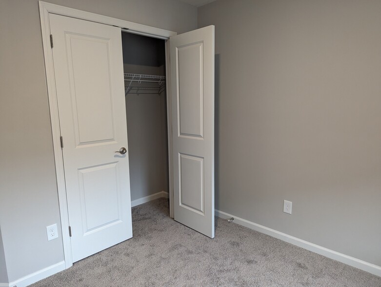 Building Photo - 14504 Twin Lakes Cir