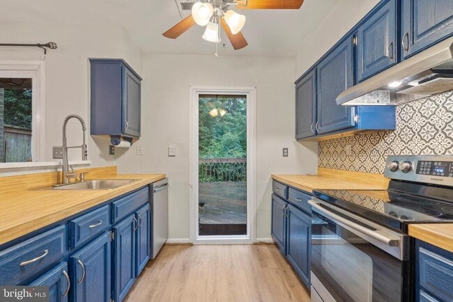 Building Photo - 11330 Headlands Ct