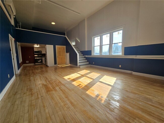 Building Photo - 27 E Main St