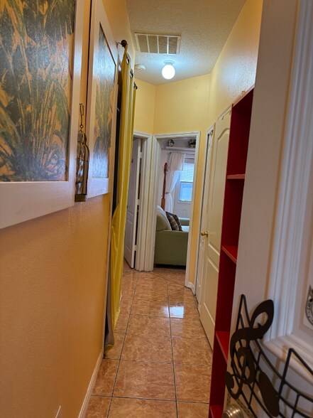 Building Photo - 241 Clydesdale Cir