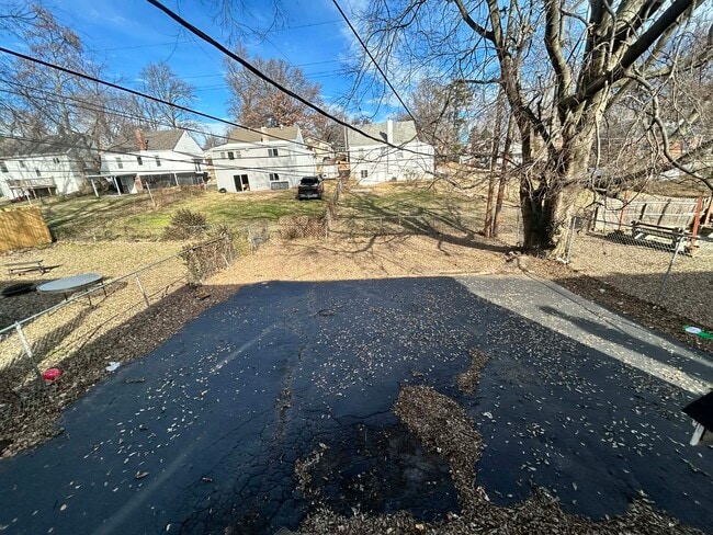 Building Photo - 8713 Susan Ave