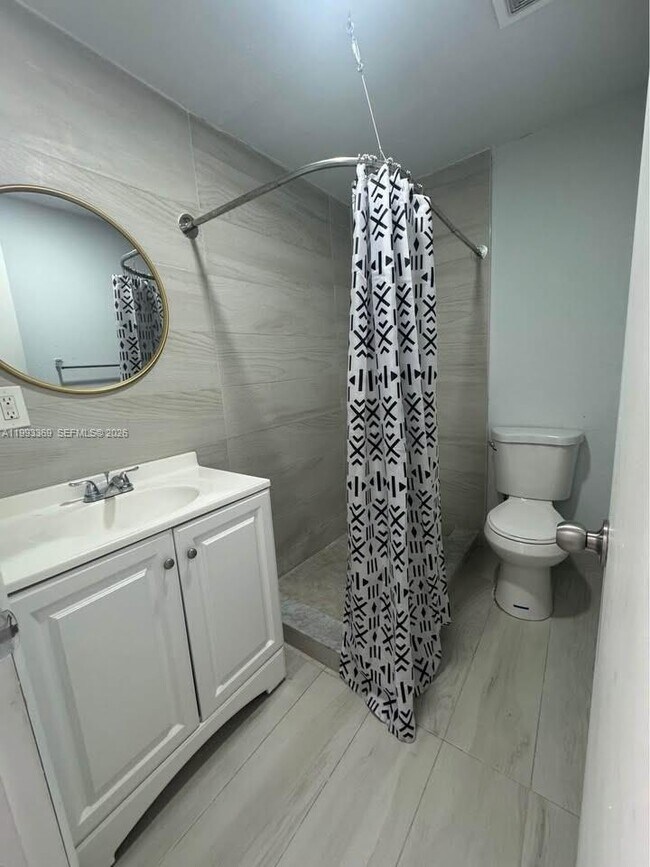 Building Photo - 7620 SW 21st St