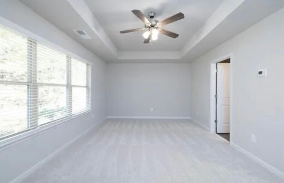 Building Photo - 275 Turtle Creek Dr