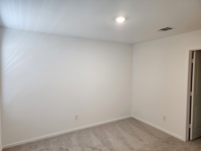 Building Photo - 3049 Majestic Sunrise Dr