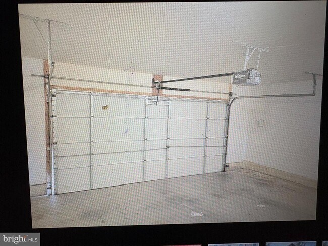 Building Photo - 5019 Kemsley Rd