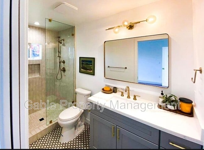 Building Photo - 2320 Fernleaf St