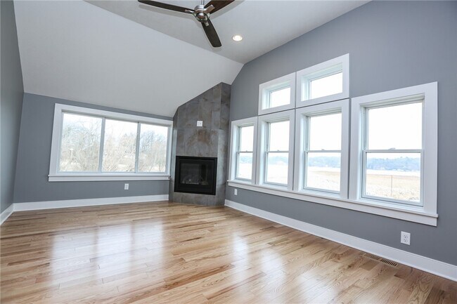 Building Photo - 1370 Bay Shore Blvd