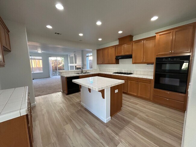 Building Photo - 5208 Harness Ct