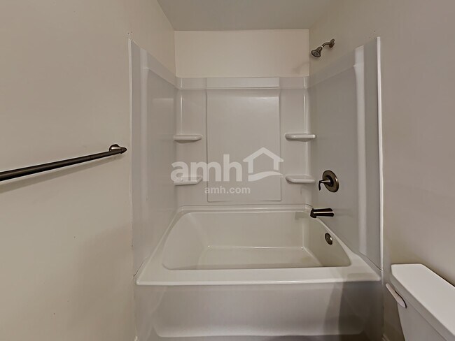 Building Photo - 145 Lindridge Dr