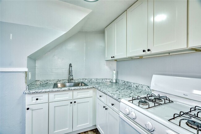 Building Photo - 1070 Gravel Rd