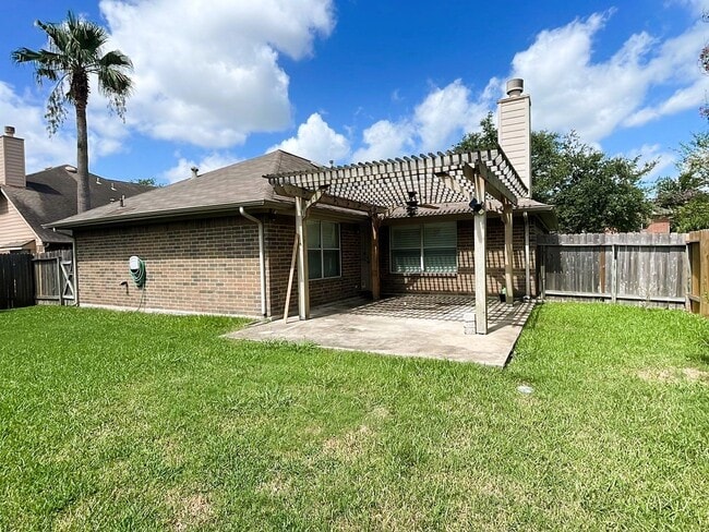 Building Photo - 4113 Cleburne Dr