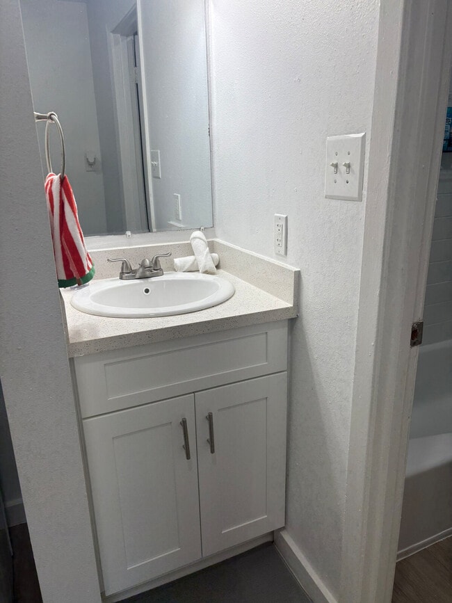 Building Photo - 3104 Stoneway Dr