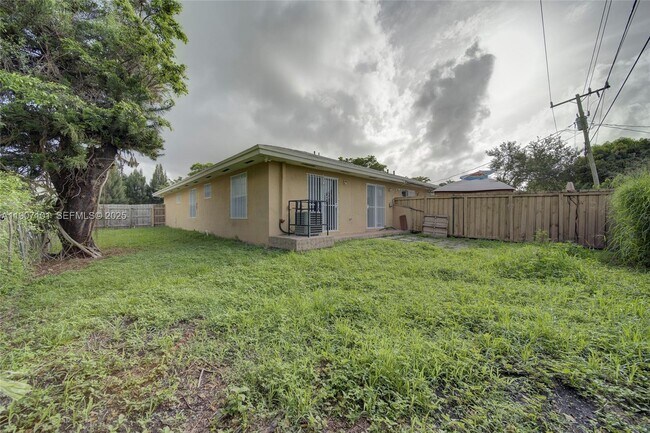 Building Photo - 10450 SW 172nd St