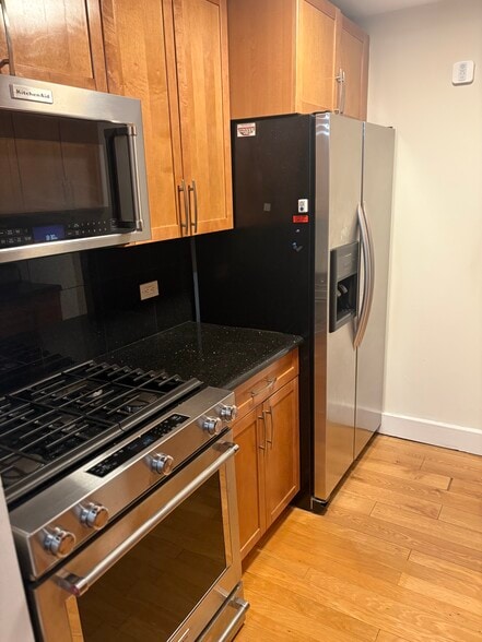 Kitchen - 15218 Union Tpke