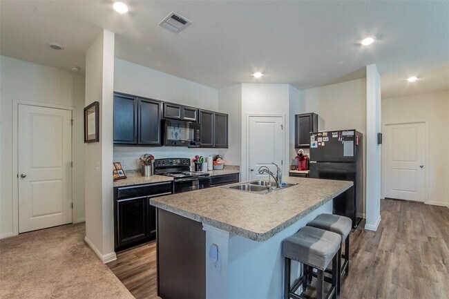 Building Photo - 298 Shiro Dr