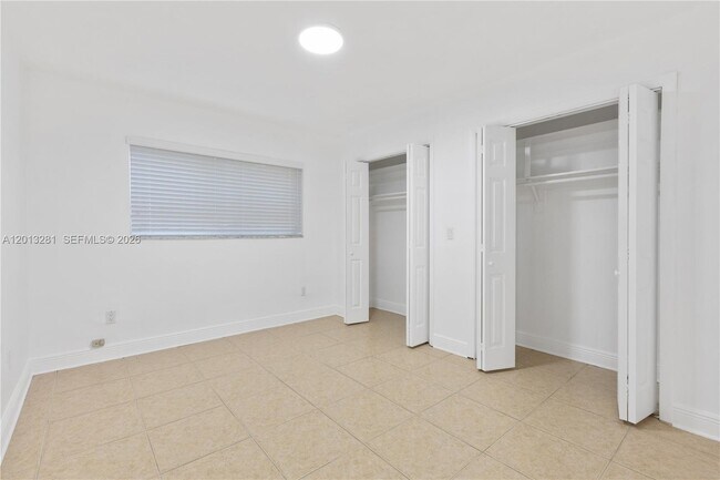 Building Photo - 5770 SW 55th St
