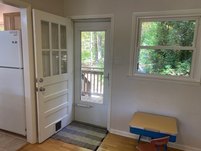 Building Photo - South AVL - 3/2 with Finished Basement!