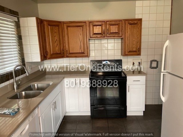 Building Photo - This property offers a NO DEPOSIT option available for qualified renters!