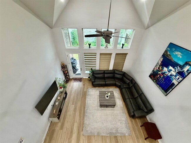 Building Photo - 25859 Rippey Gln Dr