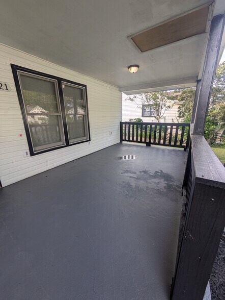 Building Photo - 1521 Waterhouse St