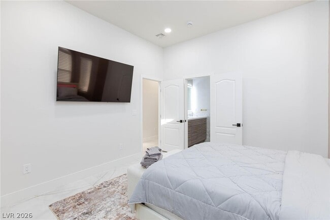 Building Photo - 6525 Ponderosa Way