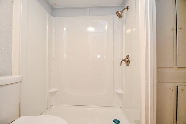 Building Photo - 2822 Briarhurst Dr