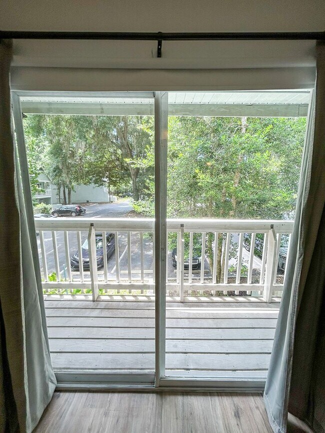Building Photo - Pickwick Park #805 - Pet Friendly!