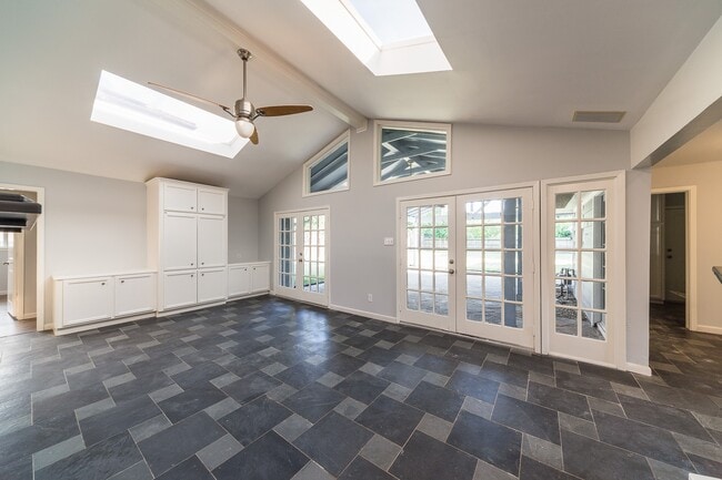 Building Photo - 3627 Tartan Ln