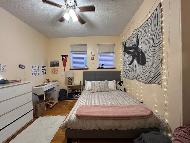 Bedroom - 828 Parker St