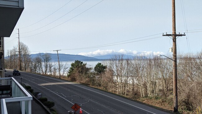 Building Photo - 180 Degree View of Bellingham Bay on South...