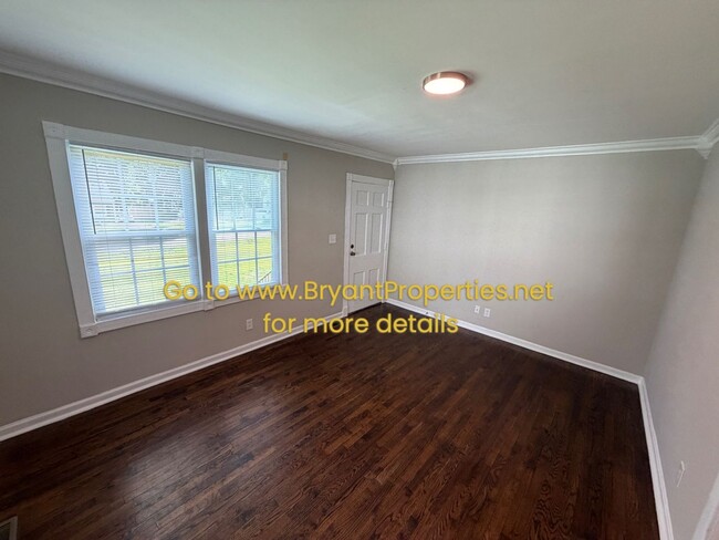 Building Photo - Madison - 3 Bedroom- 1 Bath