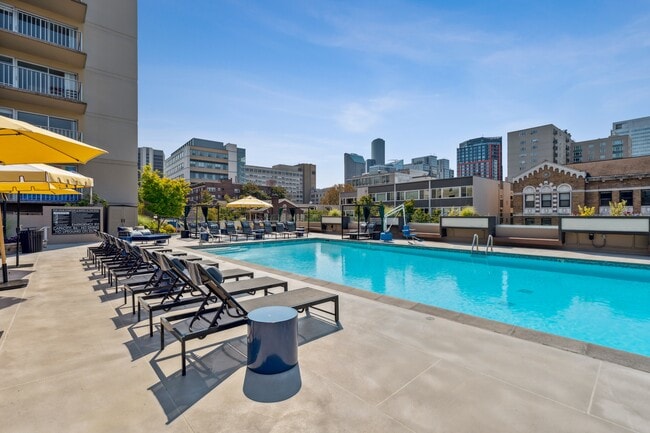 Building Photo - Panorama