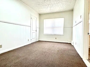 Building Photo - 1604 A E 9th St