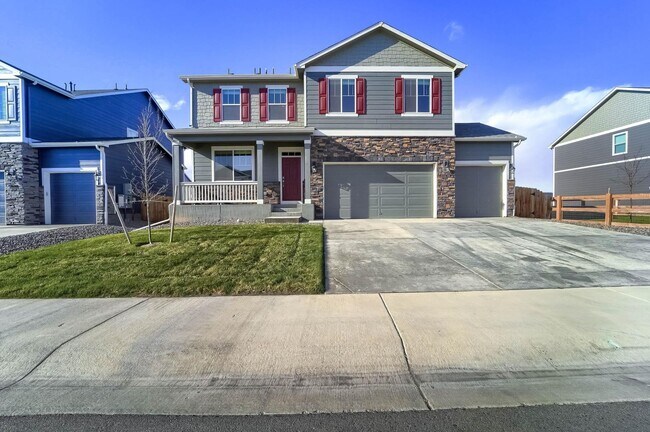 Building Photo - Gorgeous 4 bed, 3 bath, loft and an office!