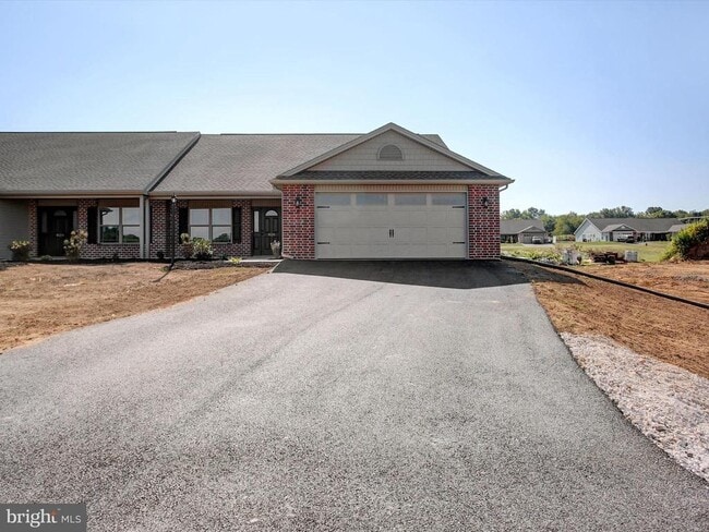 Building Photo - 828 Shadyside Dr