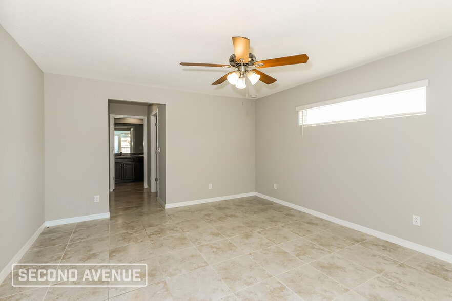 Building Photo - 1426 Paramount Ave SE