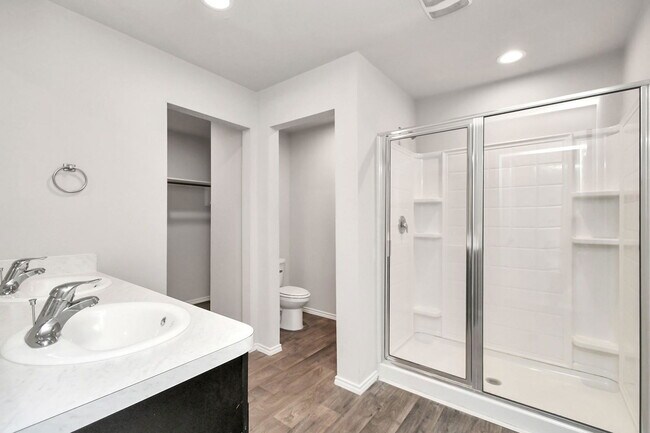 Building Photo - 9878 Laurel Lake Dr