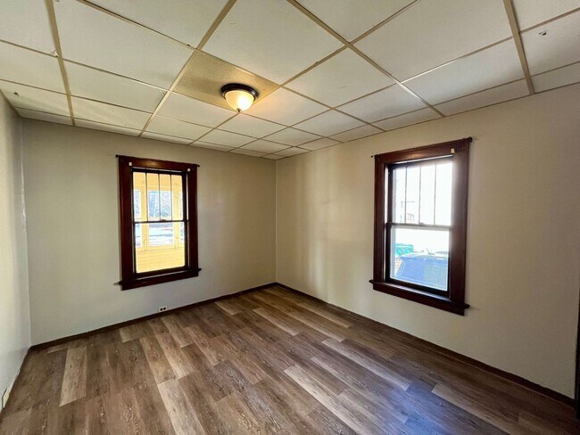 Building Photo - 619 Werle Ave