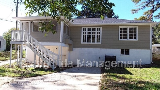 Building Photo - 605 Robison Dr