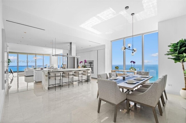 Building Photo - 18501 Collins Ave