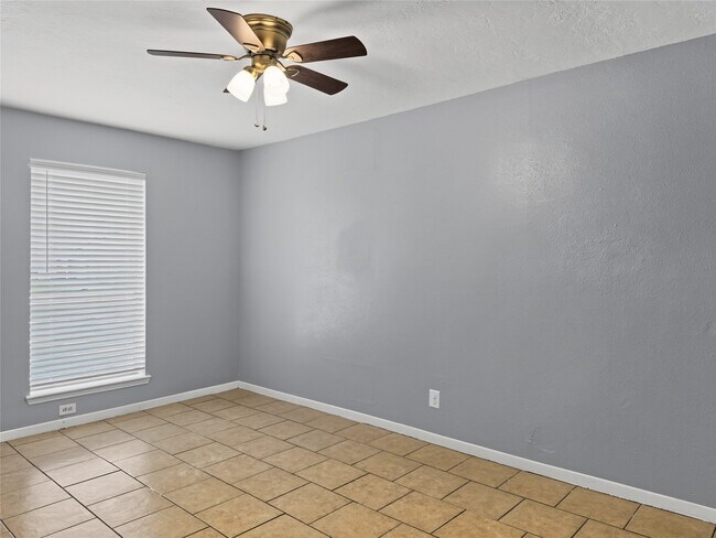 Building Photo - 123 Asheboro Dr