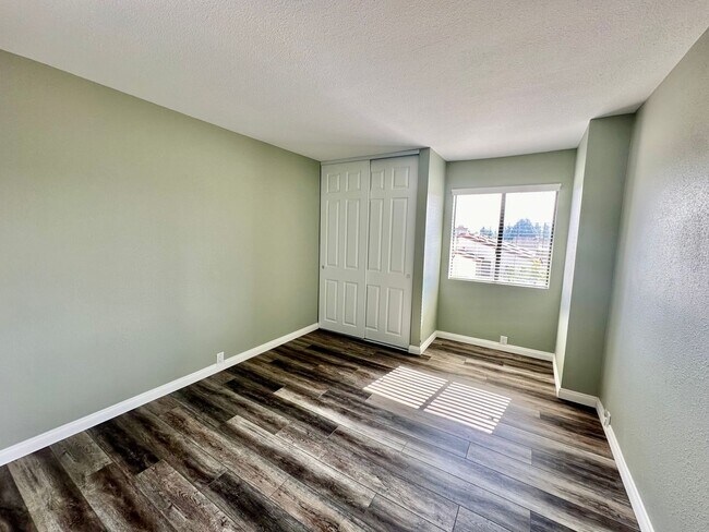 Building Photo - Welcome to your private retreat — Newly Re...